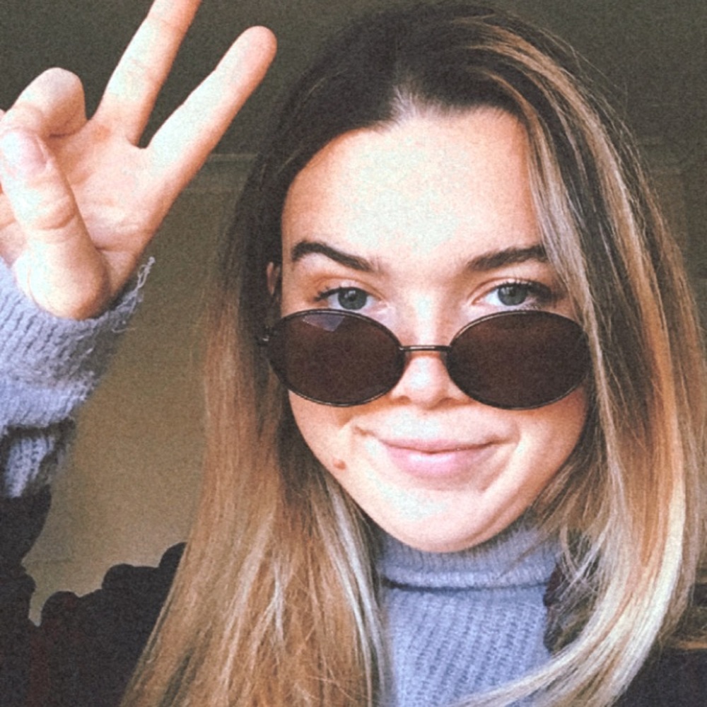 Meet your Posher, Danielle